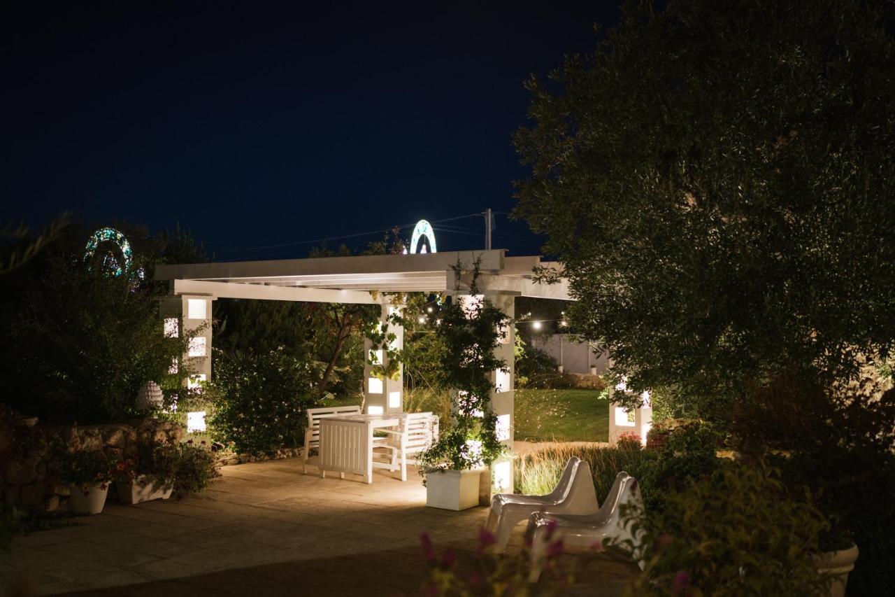 Prestigiosa Villa Con Piscina Condominiale 莫诺波利 外观 照片