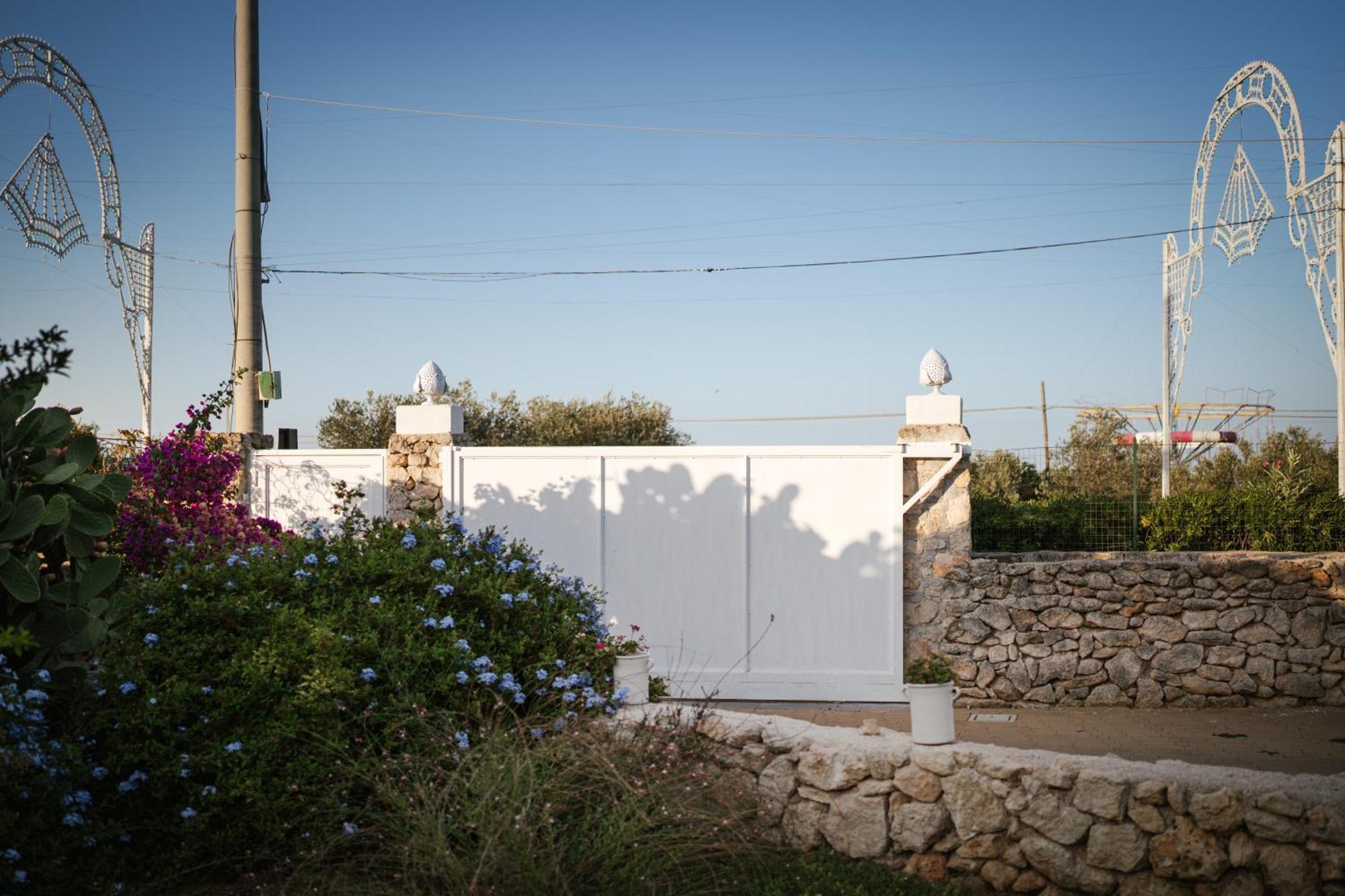 Prestigiosa Villa Con Piscina Condominiale 莫诺波利 外观 照片