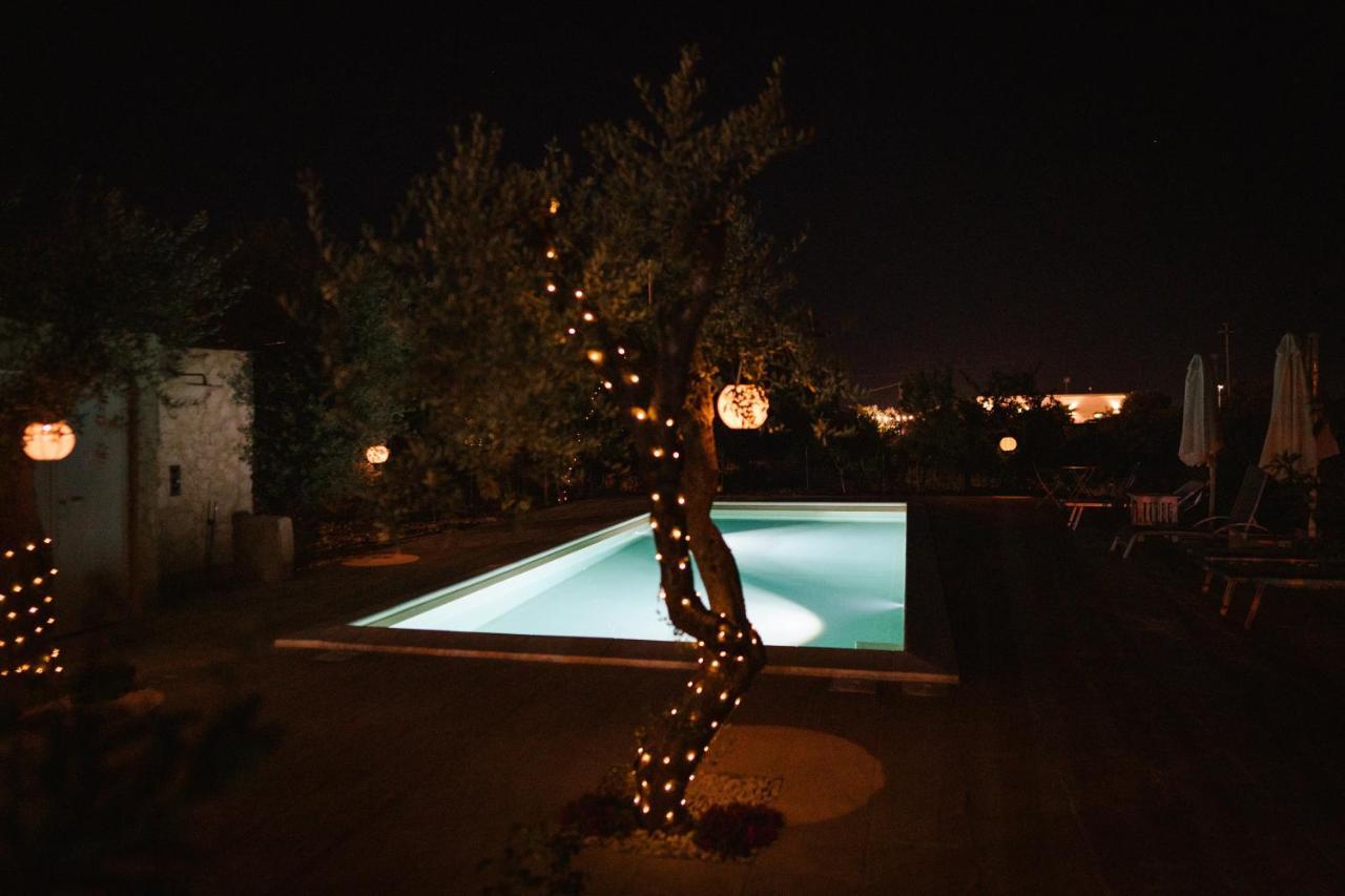 Prestigiosa Villa Con Piscina Condominiale 莫诺波利 外观 照片